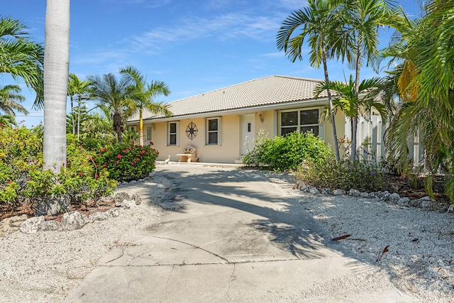 view of front of property