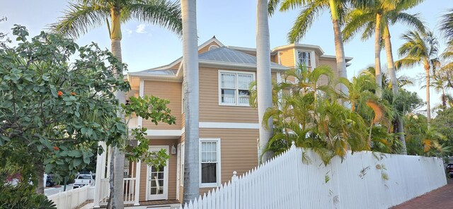 202 Admirals Ln, Key West, FL 33040 - view of side of home