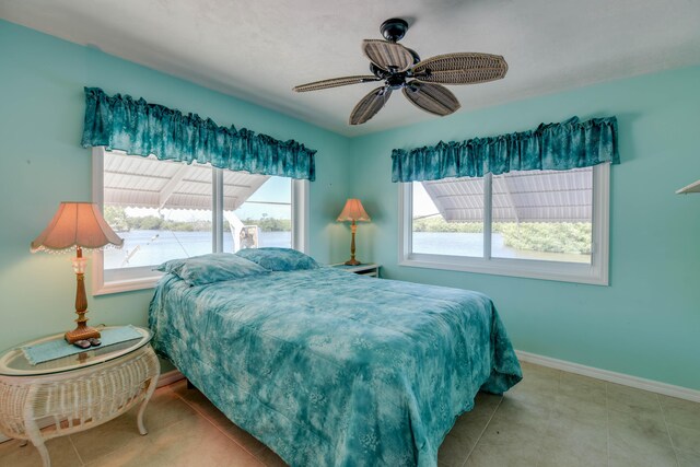 bedroom with ceiling fan