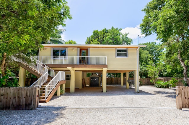 view of front facade with a carport