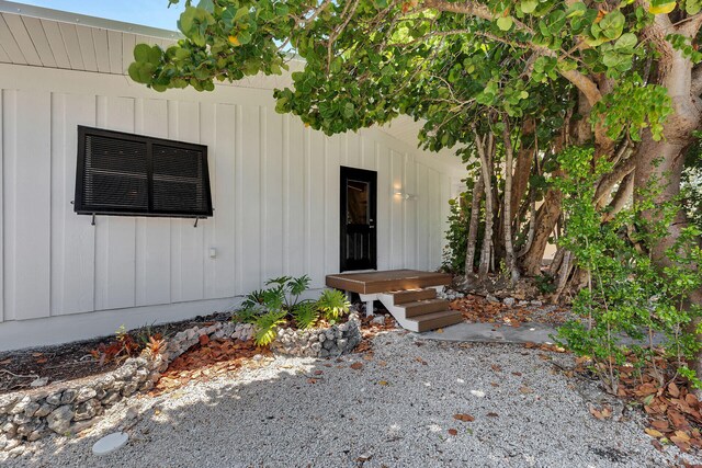 178 Coral Ave, Tavernier, FL 33070 - entrance to property