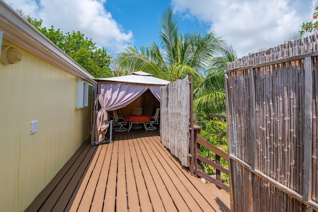 30957 Mercedes Rd, Big Pine, FL 33043 - wooden terrace featuring a gazebo