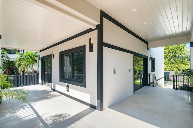 view of patio / terrace with covered porch