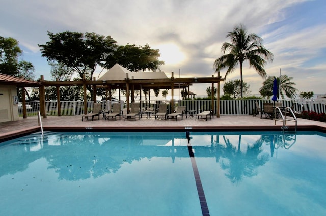 view of swimming pool