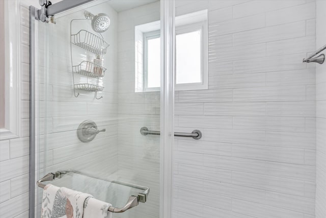 15 Garden Cove Dr, Key Largo, FL 33037 - full bath with a tile shower