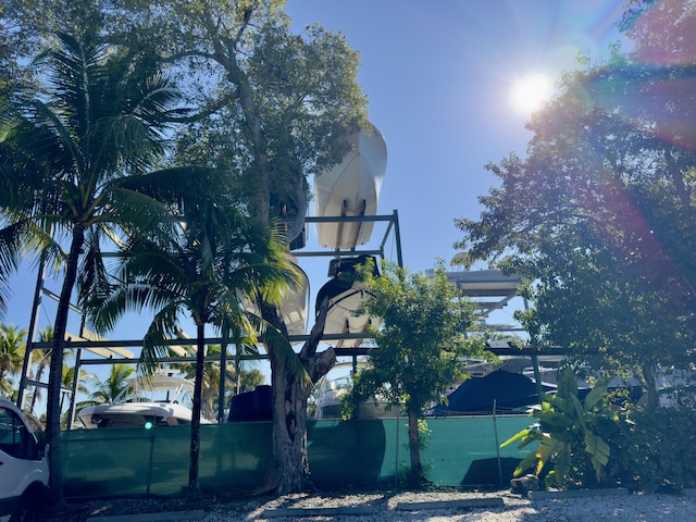 15 Garden Cove Dr, Key Largo, FL 33037 - view of side of home