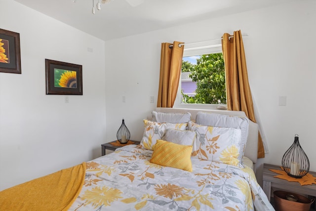 bedroom featuring ceiling fan