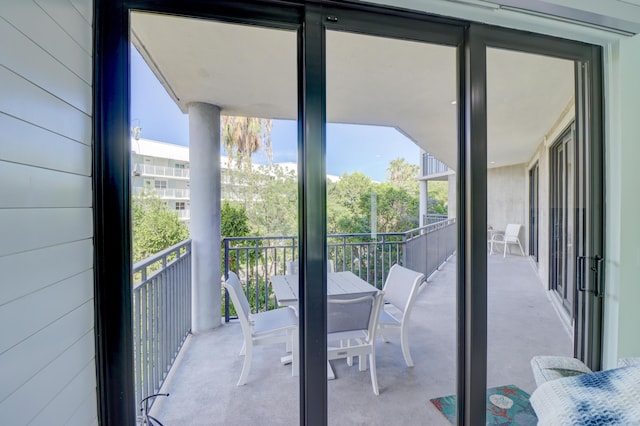 balcony with outdoor dining space