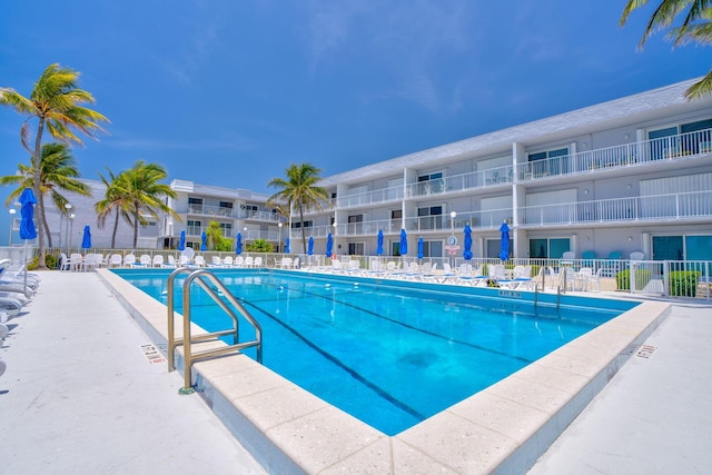 201 E Ocean Dr Unit 211, Key Colony, FL 33051 - view of community pool