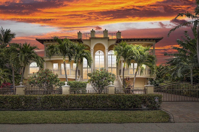 view of mediterranean / spanish-style house