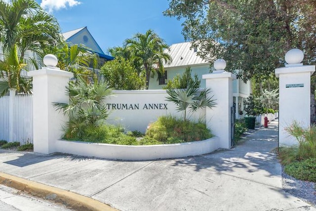 212 Southard St, Key West, FL 33040 - view of community sign