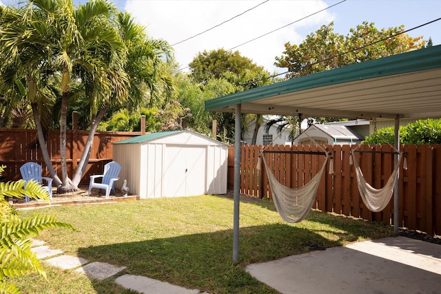 view of yard with a shed