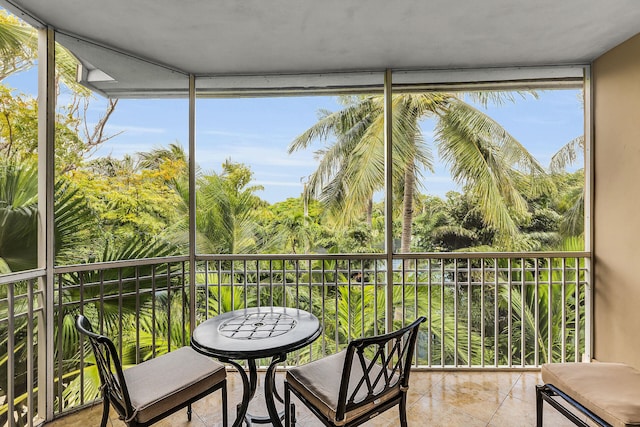 view of sunroom / solarium