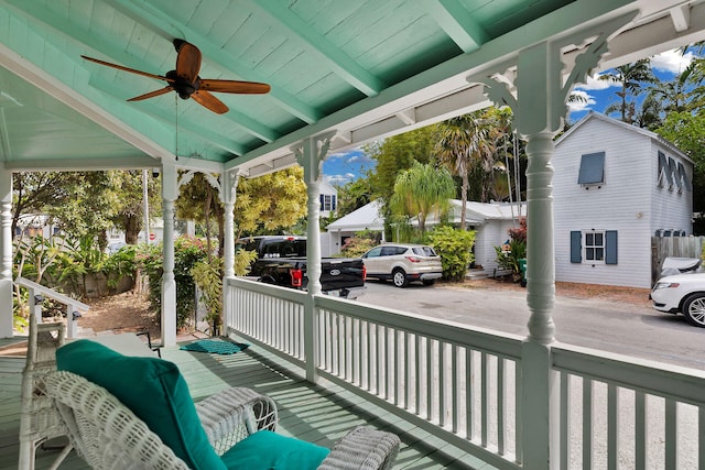 exterior space featuring a ceiling fan