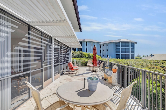 balcony with outdoor dining space