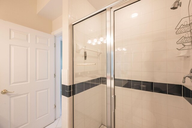 5960 Peninsular Ave Unit 101, Stock Island, FL 33040 - full bathroom with a stall shower