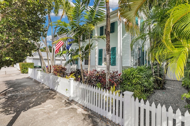 view of home's exterior