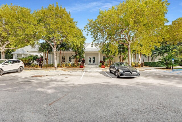 view of front of property with a front yard