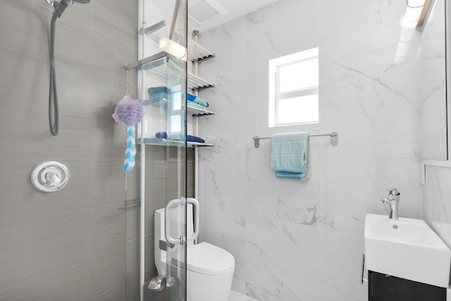 21 Lakeview Dr, Key Largo, FL 33037 - bathroom with a marble finish shower, toilet, and vanity