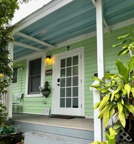 846 Olivia St, Key West, FL 33040 - property entrance featuring covered porch
