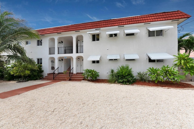 view of mediterranean / spanish-style home