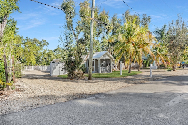 view of front of property