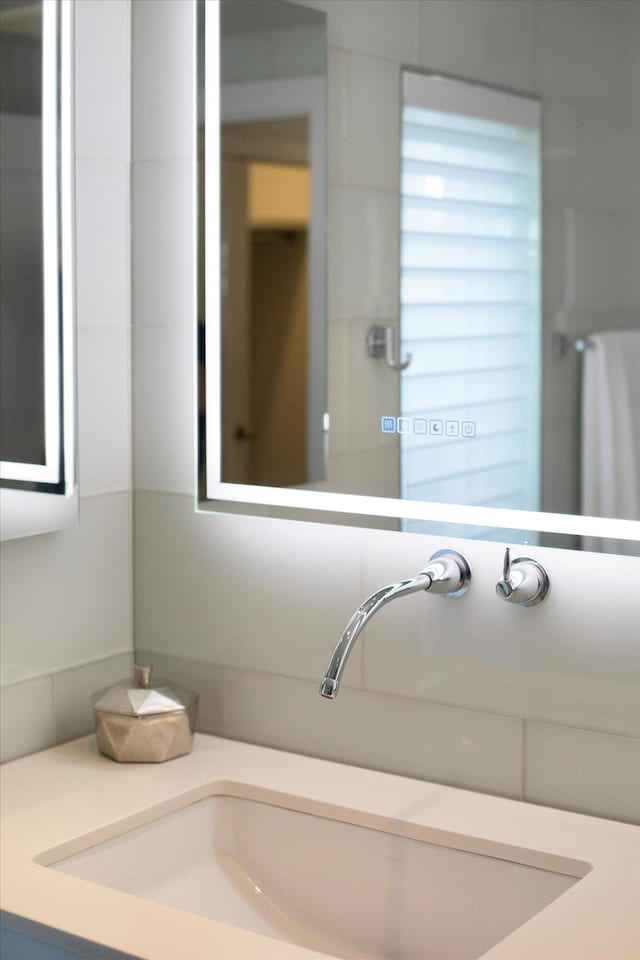 bathroom featuring a sink