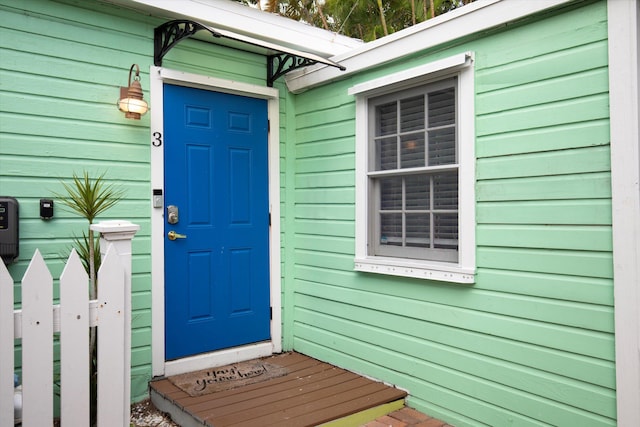 view of property entrance