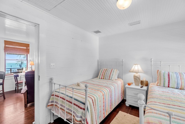 89251 Old Hwy, Islamorada, FL 33070 - bedroom with wood finished floors