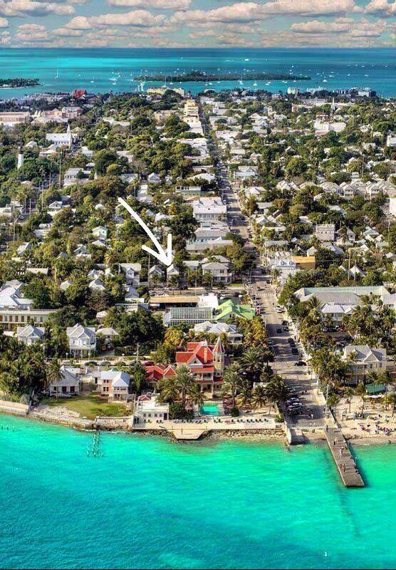 421 United St, Key West, FL 33040 - birds eye view of property with a water view