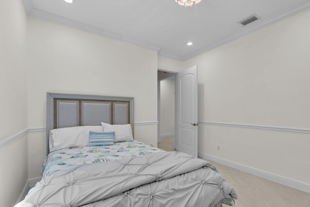 bedroom with recessed lighting, visible vents, crown molding, and baseboards