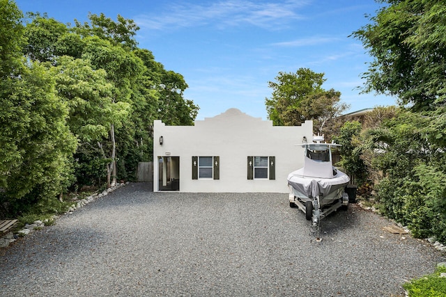 view of front of property featuring stucco siding