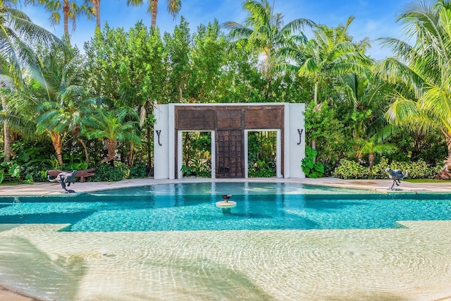 view of swimming pool