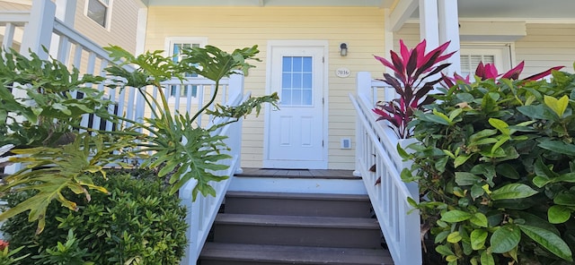 view of property entrance