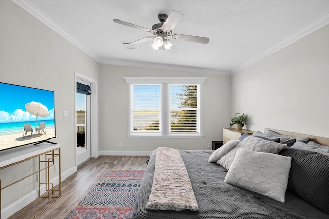 bedroom with access to outside, hardwood / wood-style floors, crown molding, and ceiling fan