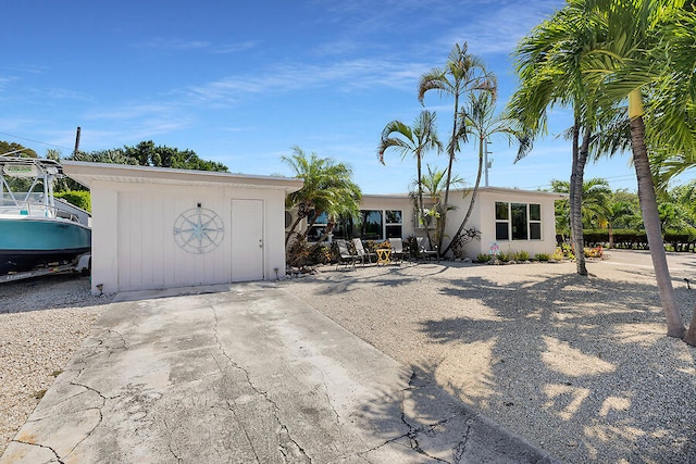 view of front of property