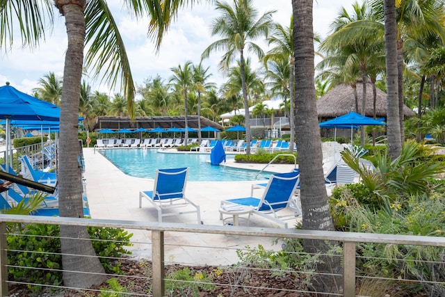 81801 Overseas Hwy Unit 754, Islamorada, FL 33036 - community pool with a patio area