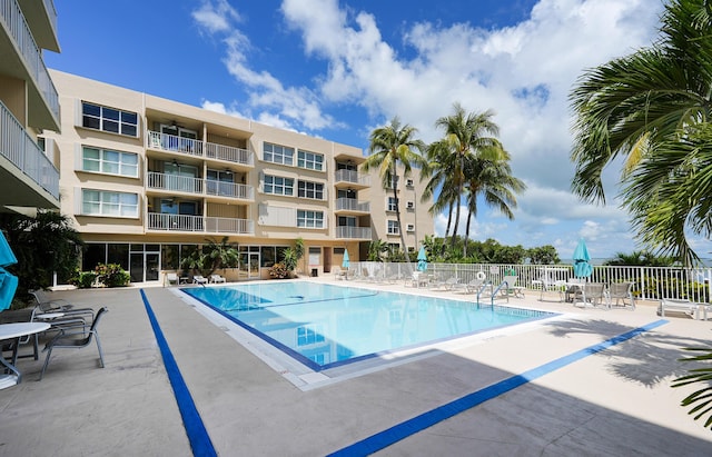 88500 Overseas Hwy Unit 508, Islamorada, FL 33070 - community pool with a patio