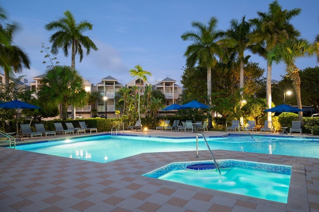 64 Seaside N Ct, Key West, FL 33040 - community pool with a patio and a community hot tub