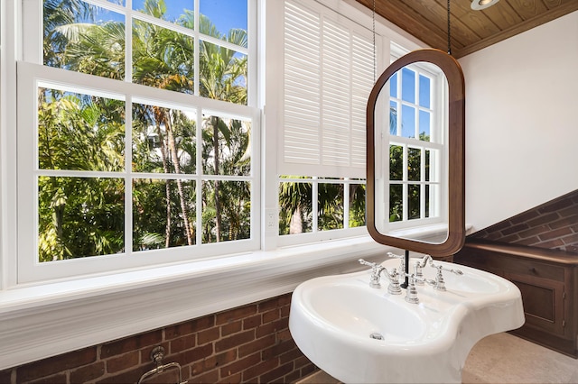 bathroom featuring sink