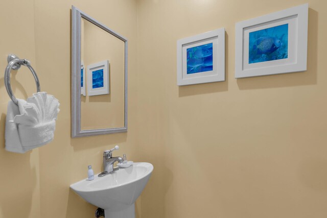 2600 Overseas Hwy Unit 25, Marathon, FL 33050 - bathroom with a sink