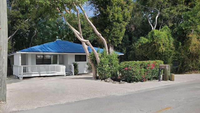 view of front of house featuring covered porch