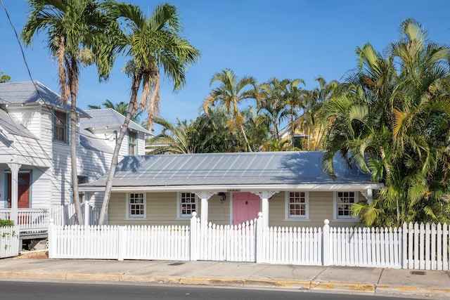 1116 Eaton St, Key West, FL 33040 - view of front of property featuring a fenced front yard