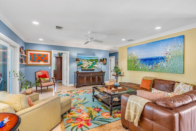 living room featuring crown molding, light hardwood / wood-style floors, and ceiling fan