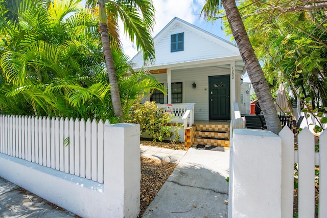 bungalow-style home with covered porch