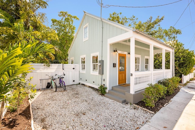 view of front of home featuring covered porch