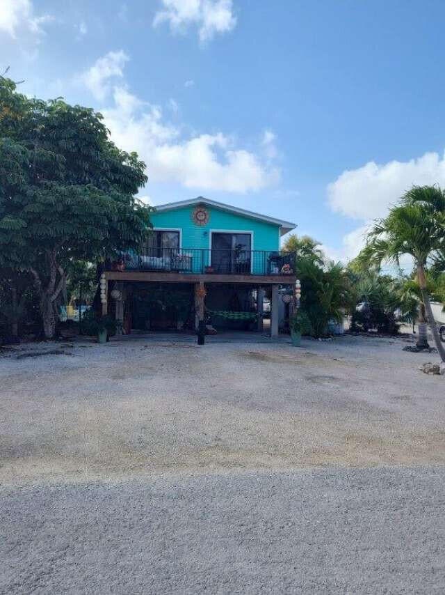 view of front of home featuring a deck