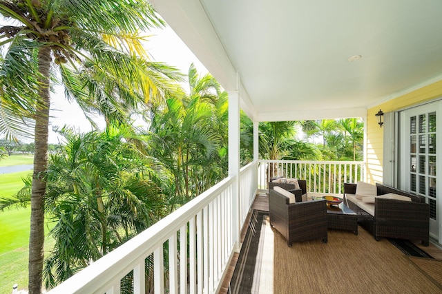 balcony featuring an outdoor hangout area