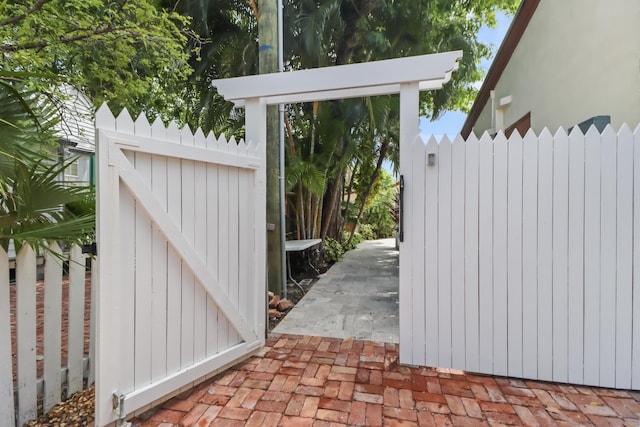 215 Whitehead St, Key West, FL 33040 - view of gate
