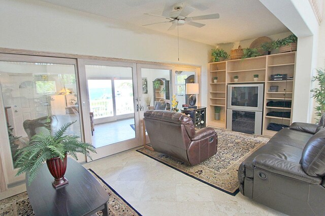 88547 Old Hwy, Tavernier, FL 33070 - living room featuring ceiling fan
